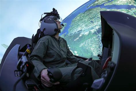 f35 fighter pilot simulator training time